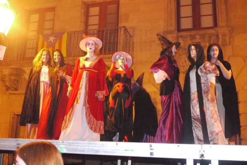 Aquelarre de Cervera. Dijous Gras. Bruixes en color